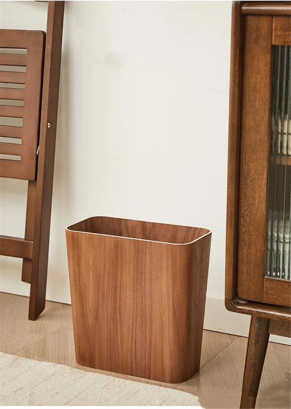 Poubelle rectangulaire en bois au design japonais
