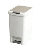 Poubelle à pédale rectangulaire blanche compacte et pratique